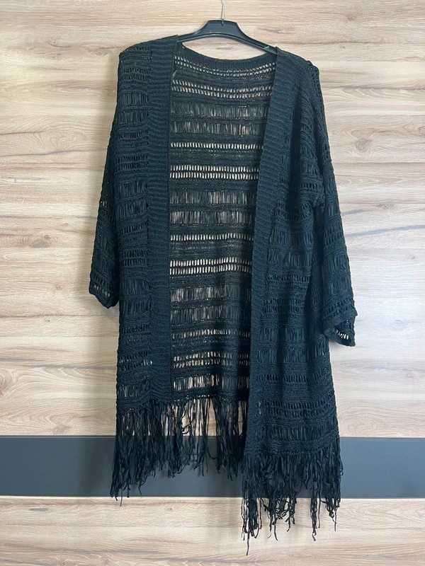 Černé háčkované kimono / přehoz s třásněmi