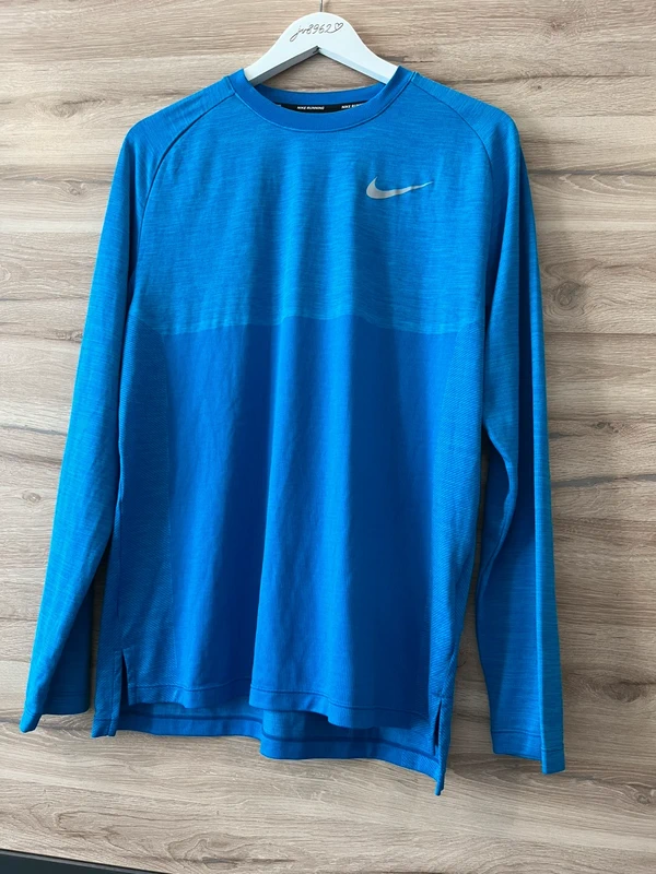 Sportovní triko Nike Running 💙