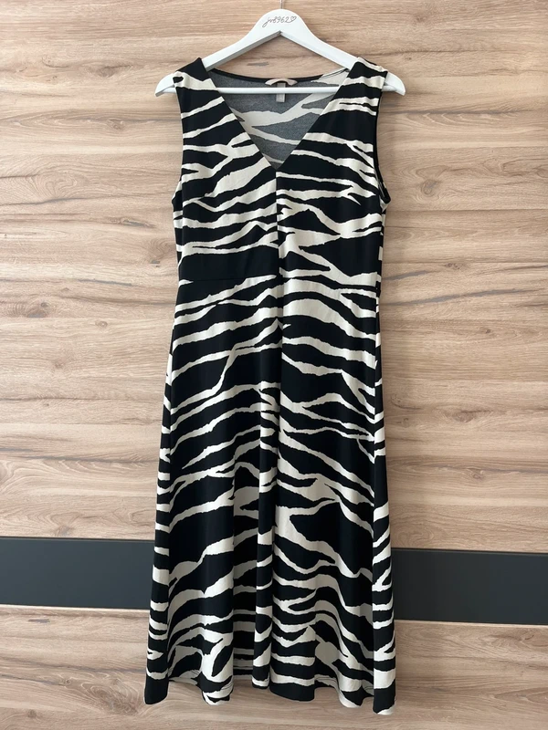 Lehké šaty H&M s výrazným zebra vzorem 🖤 — fotka 2